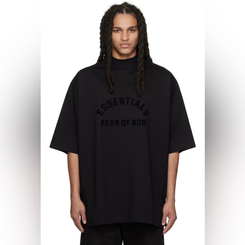 Fear of God Black Essentials Short Sleeve Tee
Size S